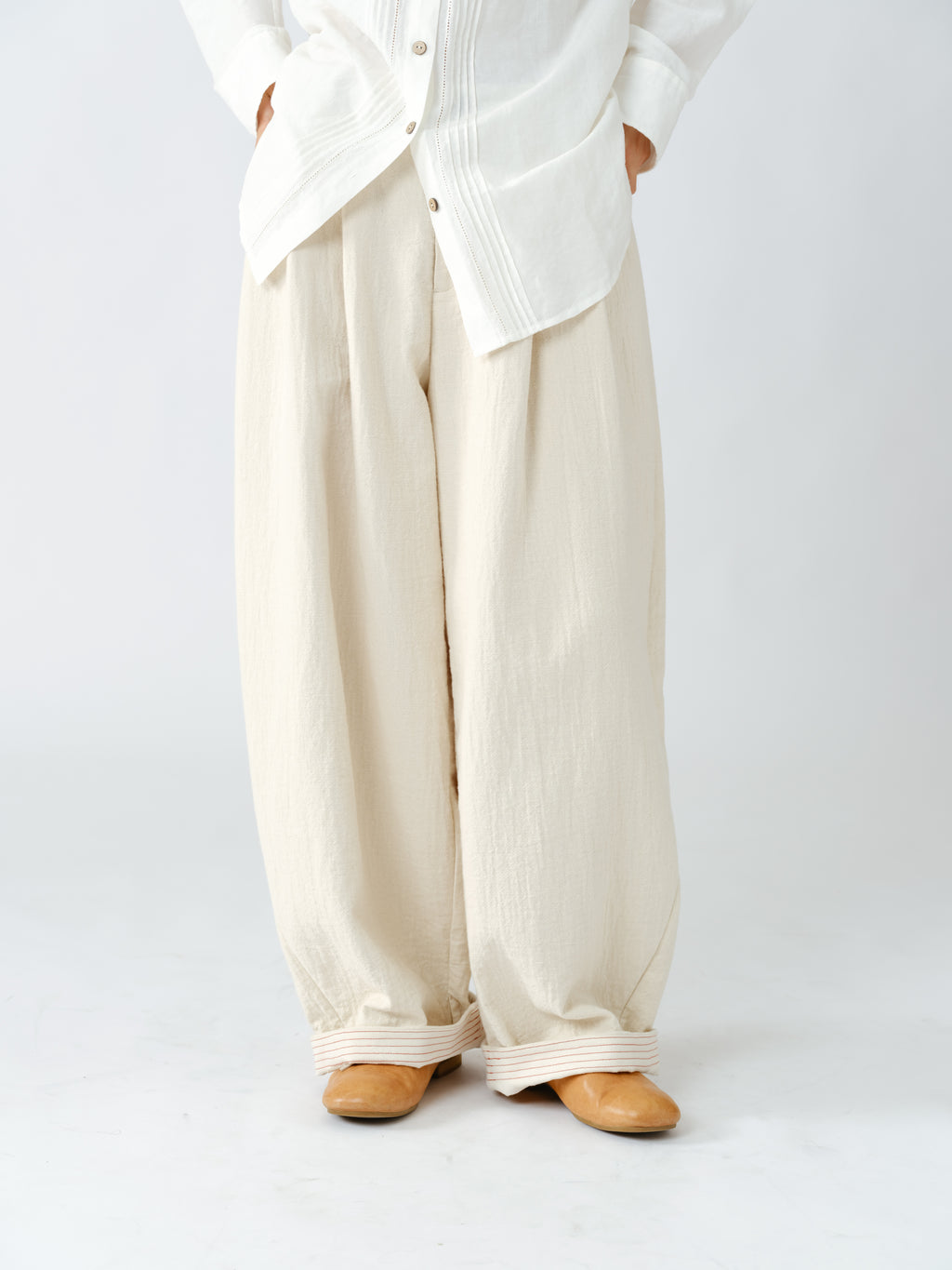 編地しぼ感カーブパンツ