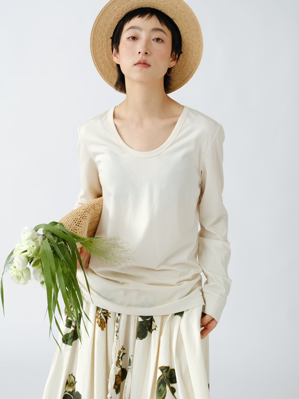 Uネック長袖Tシャツ