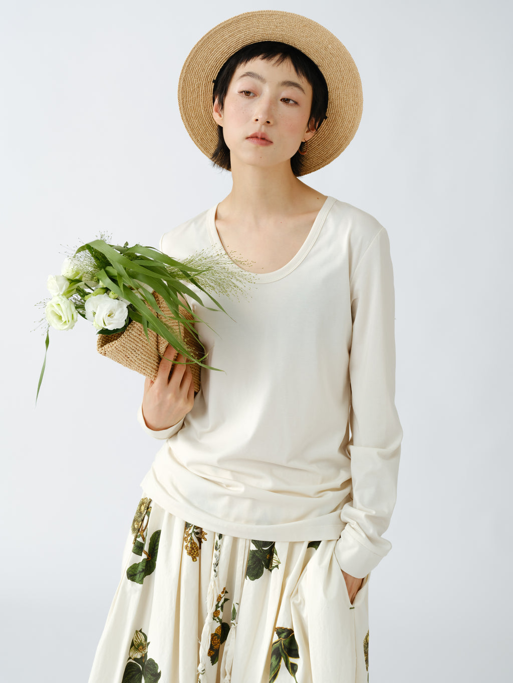 Uネック長袖Tシャツ