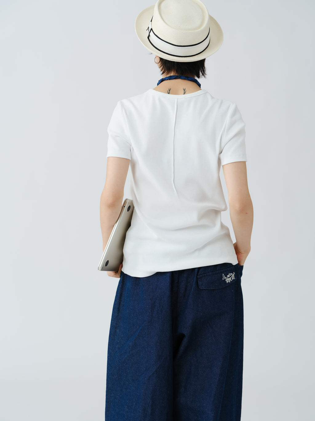 細身半袖Tシャツ