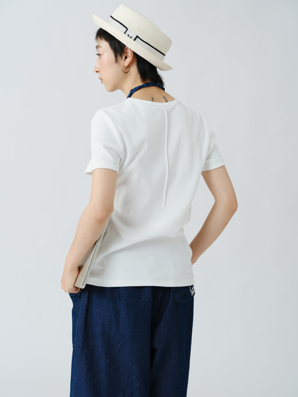 細身半袖Tシャツ