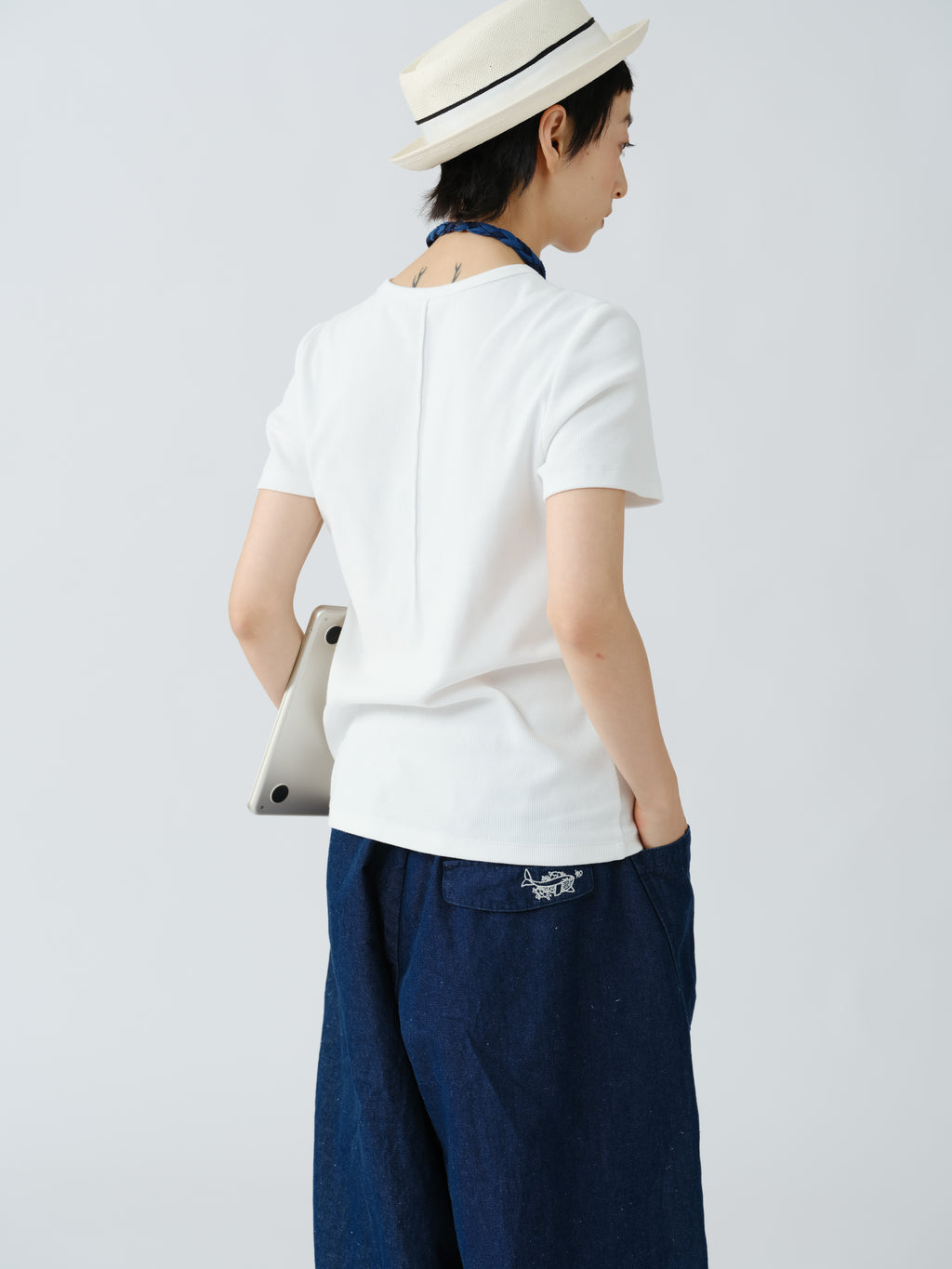細身半袖Tシャツ