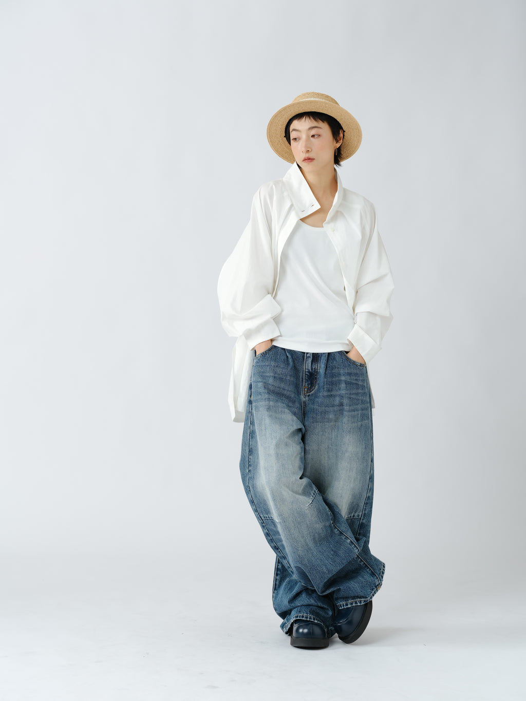 立体裁断デニムパンツ