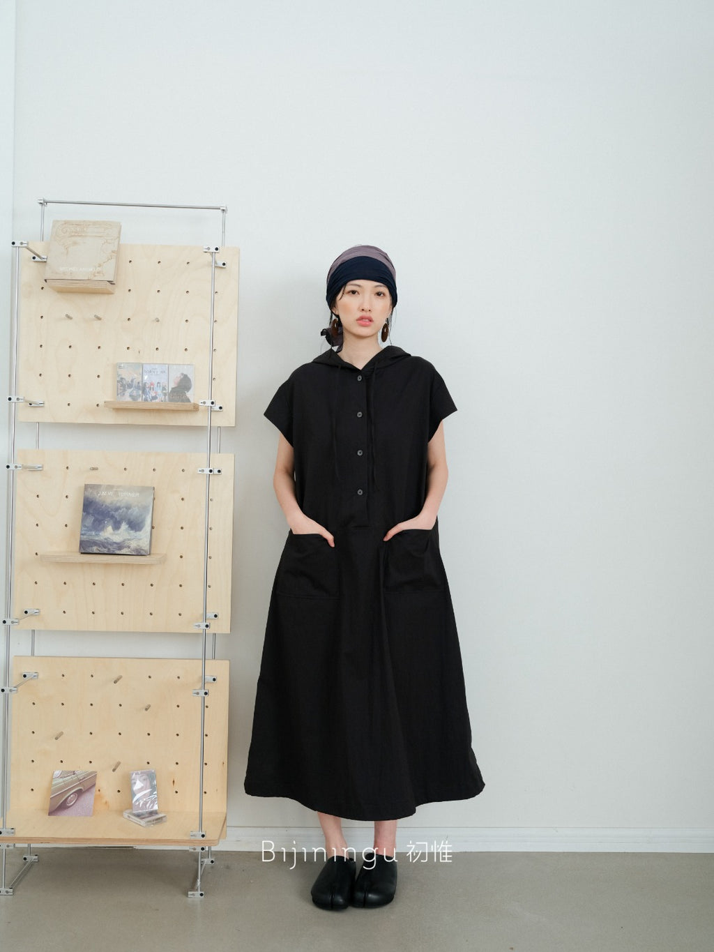 シワ感フード付き半袖ワンピース