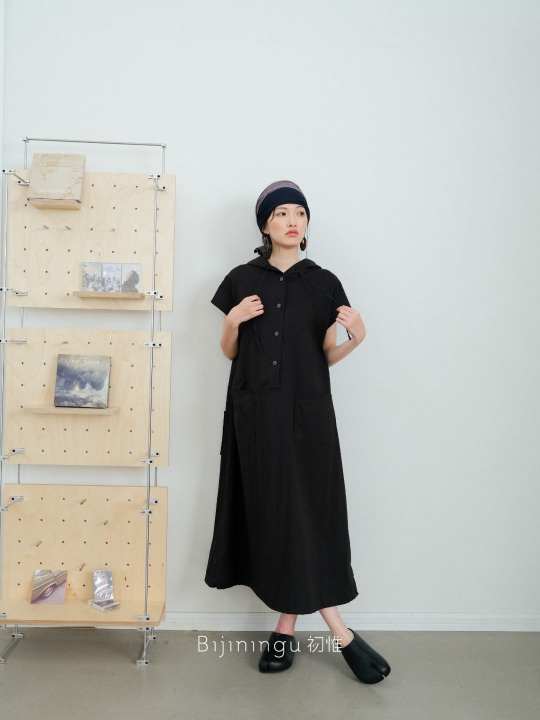 シワ感フード付き半袖ワンピース