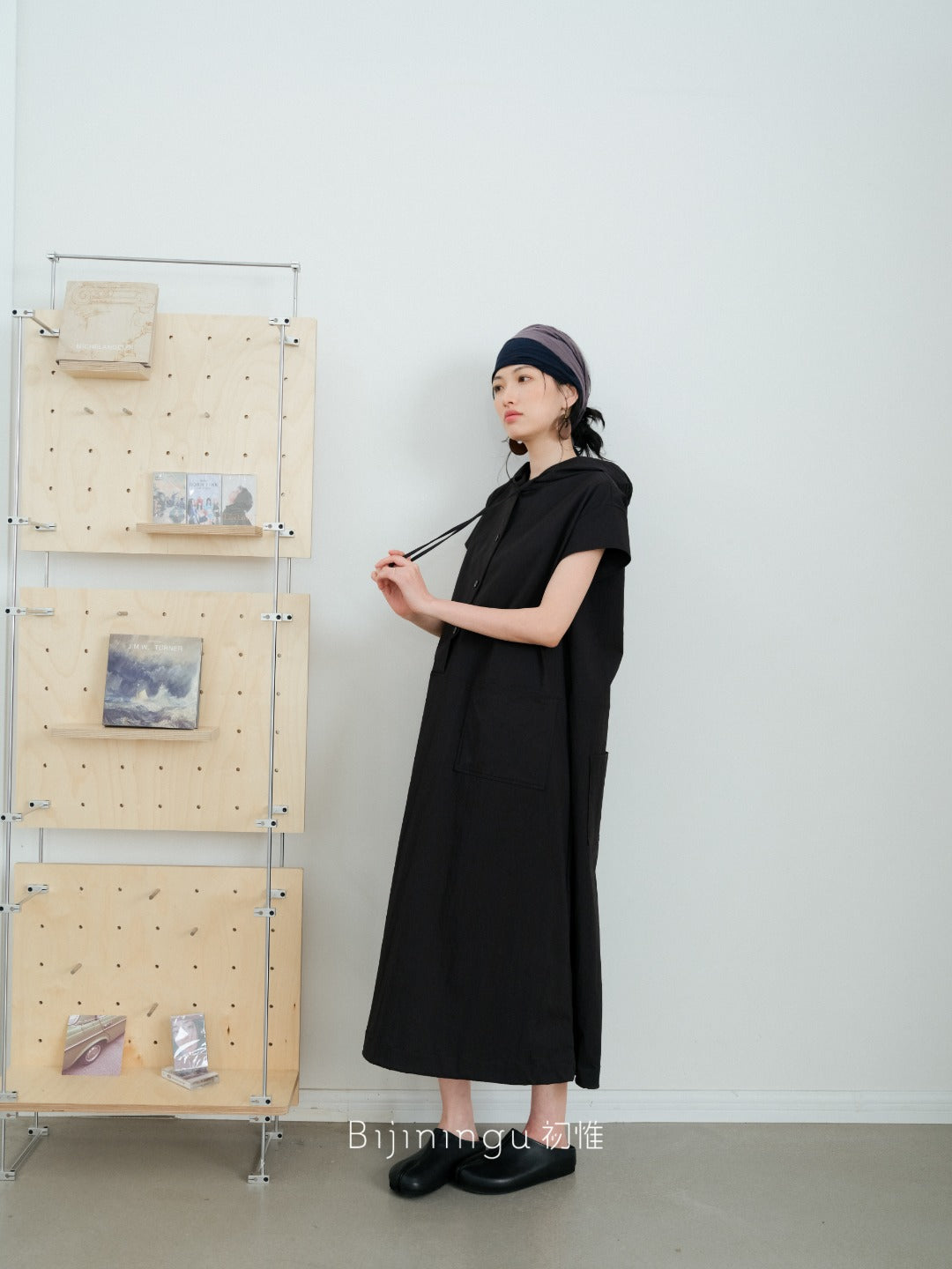 シワ感フード付き半袖ワンピース
