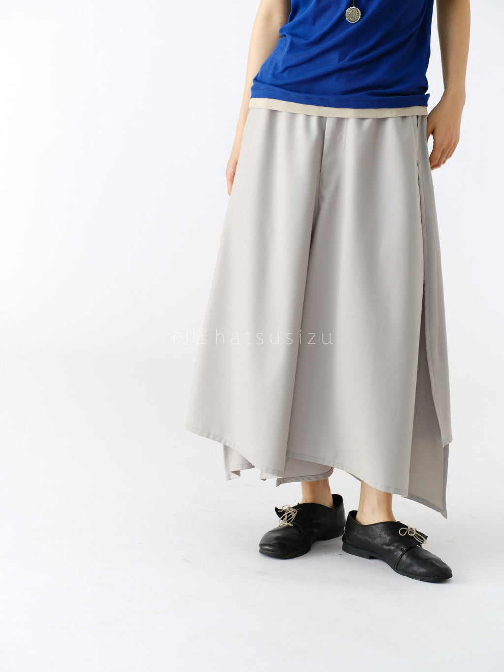 立体カッティング・スカートパンツ