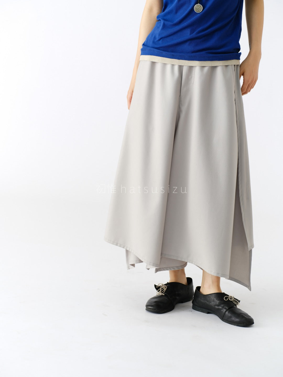 立体カッティング・スカートパンツ