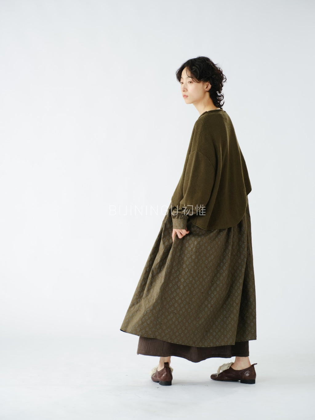 ボタニカルプリント ピンタックワンピース