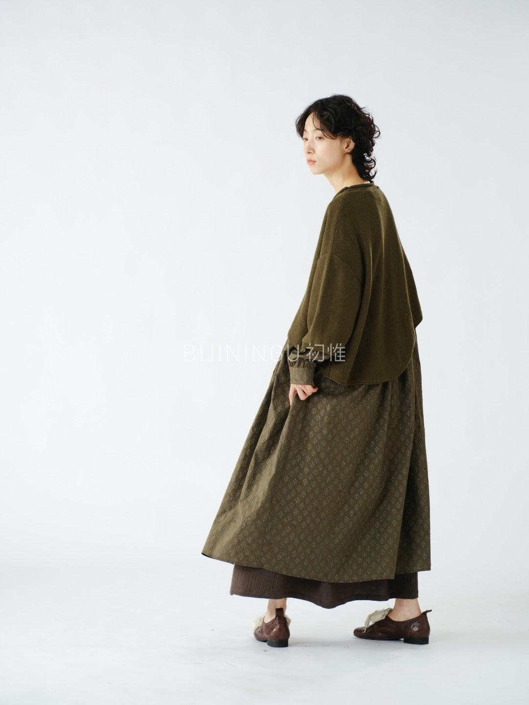 ボタニカルプリント ピンタックワンピース