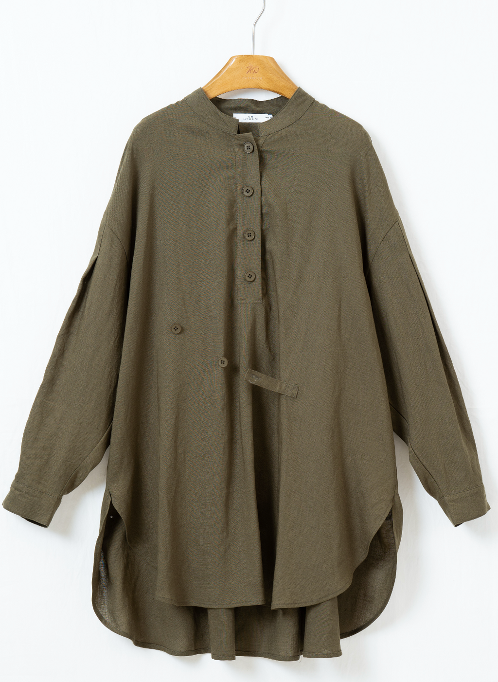 アート風スタンドカラー紐付きシャツ