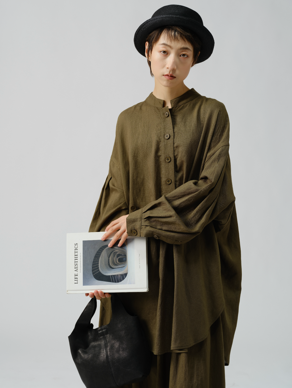 アート風スタンドカラー紐付きシャツ