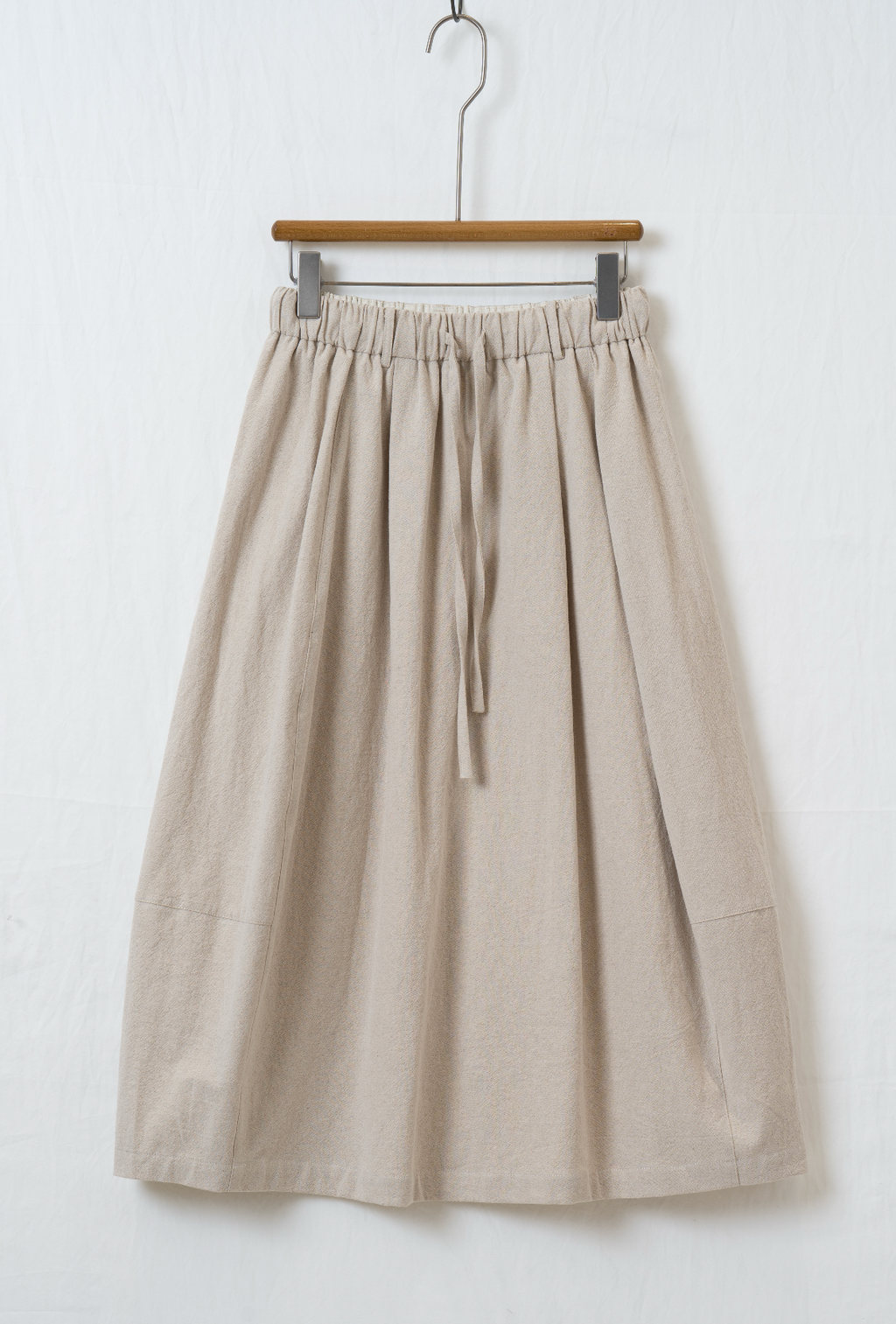 エッグシルエットスカート