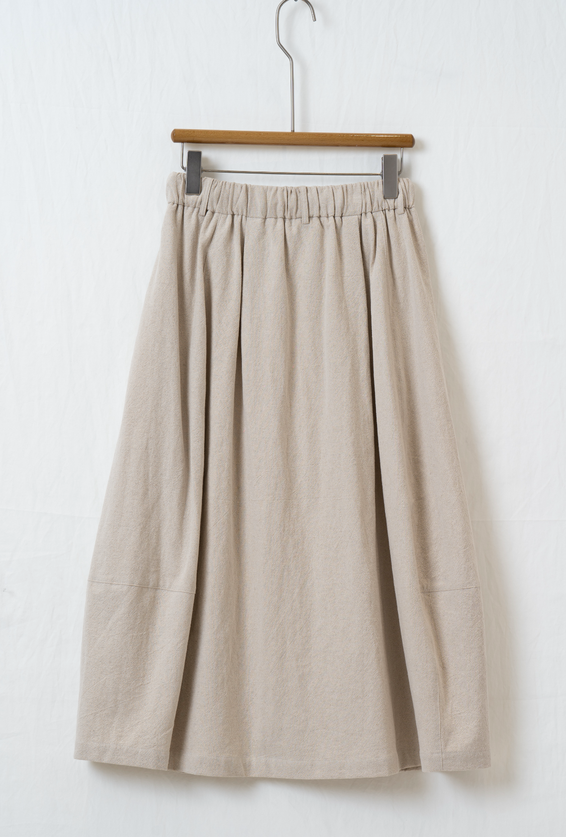 エッグシルエットスカート