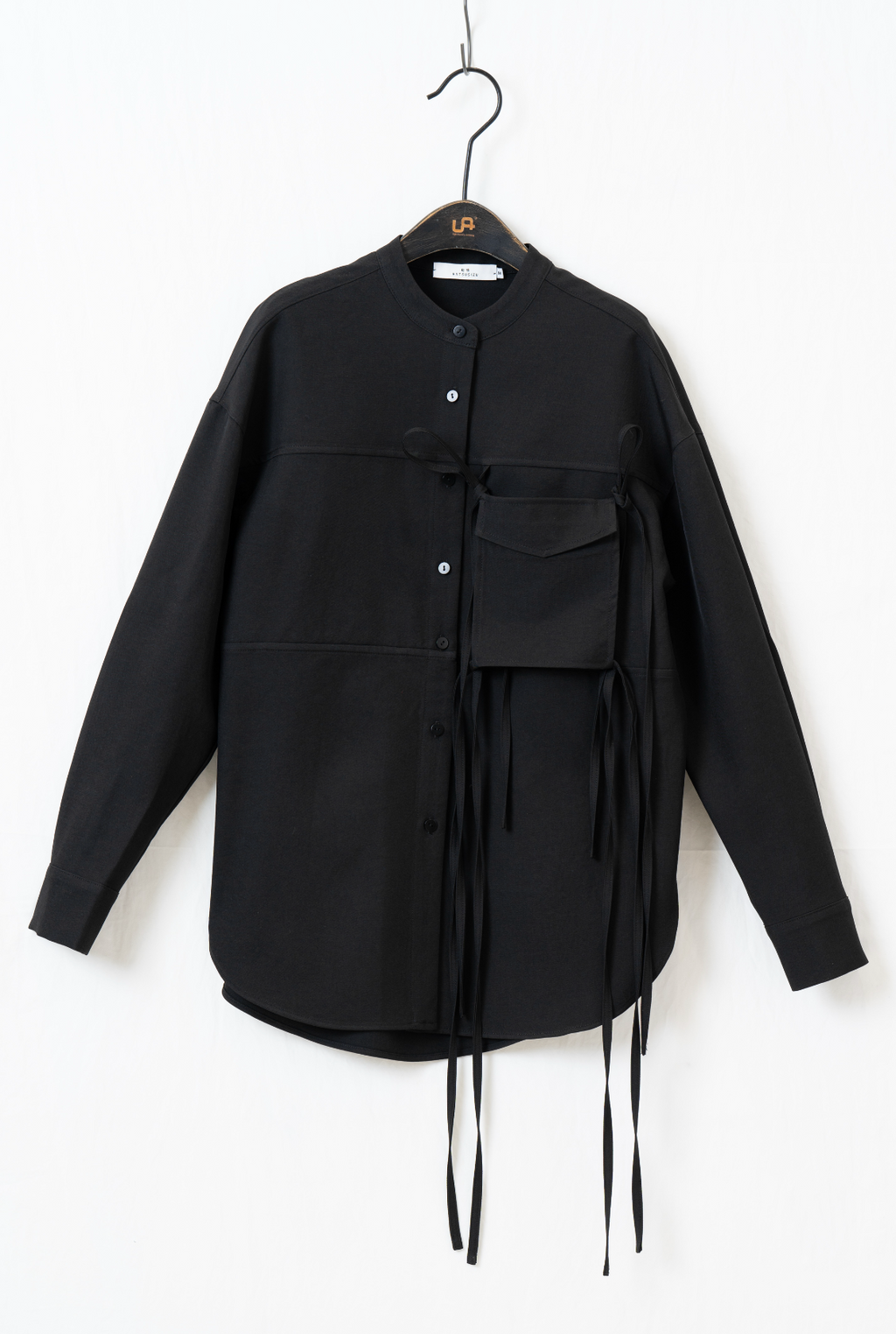 スタンドカラーデザイン紐付きシャツ