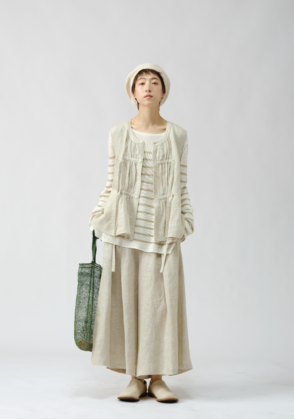 ドレープ付き綿麻ベスト