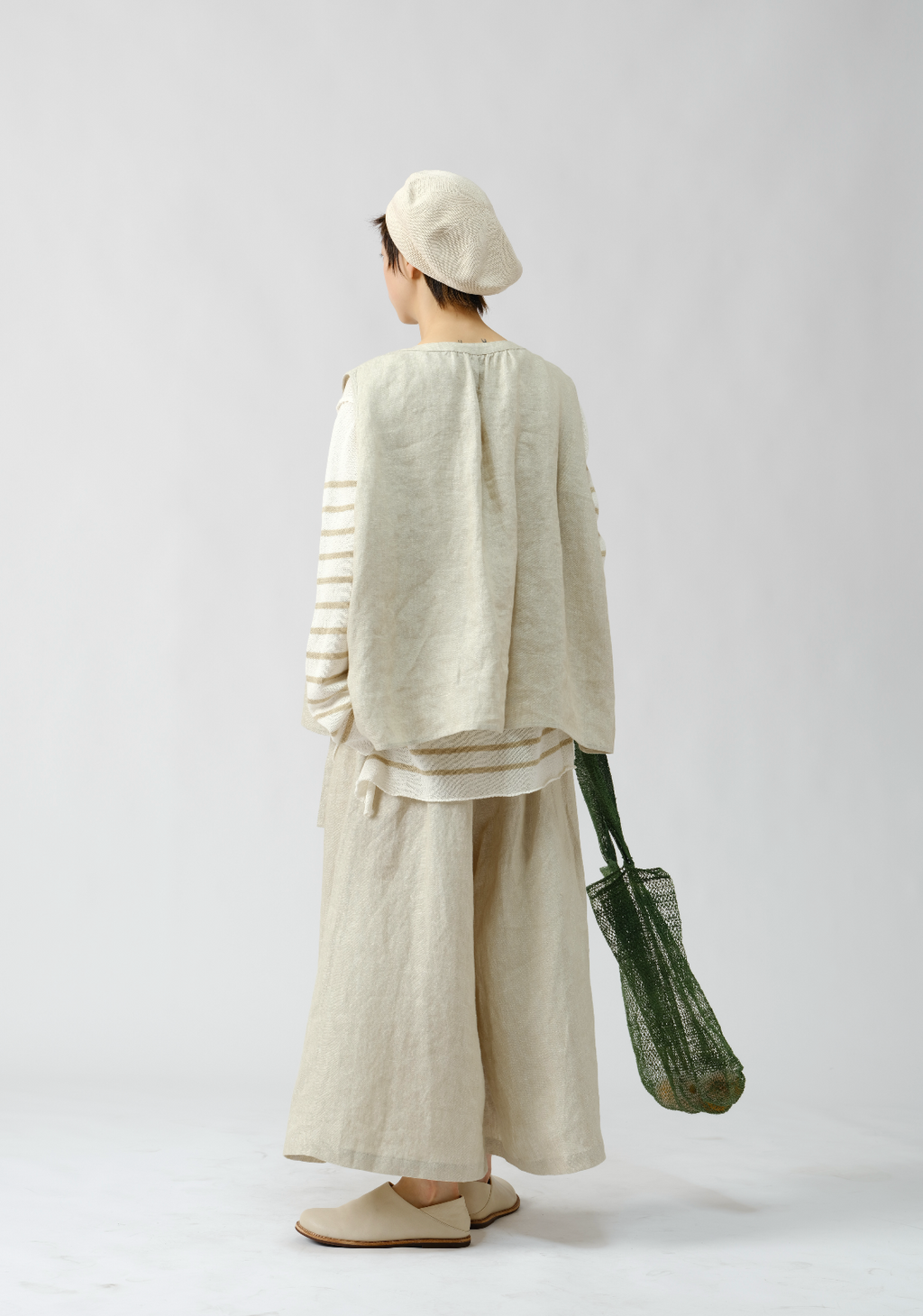 ドレープ付き綿麻ベスト