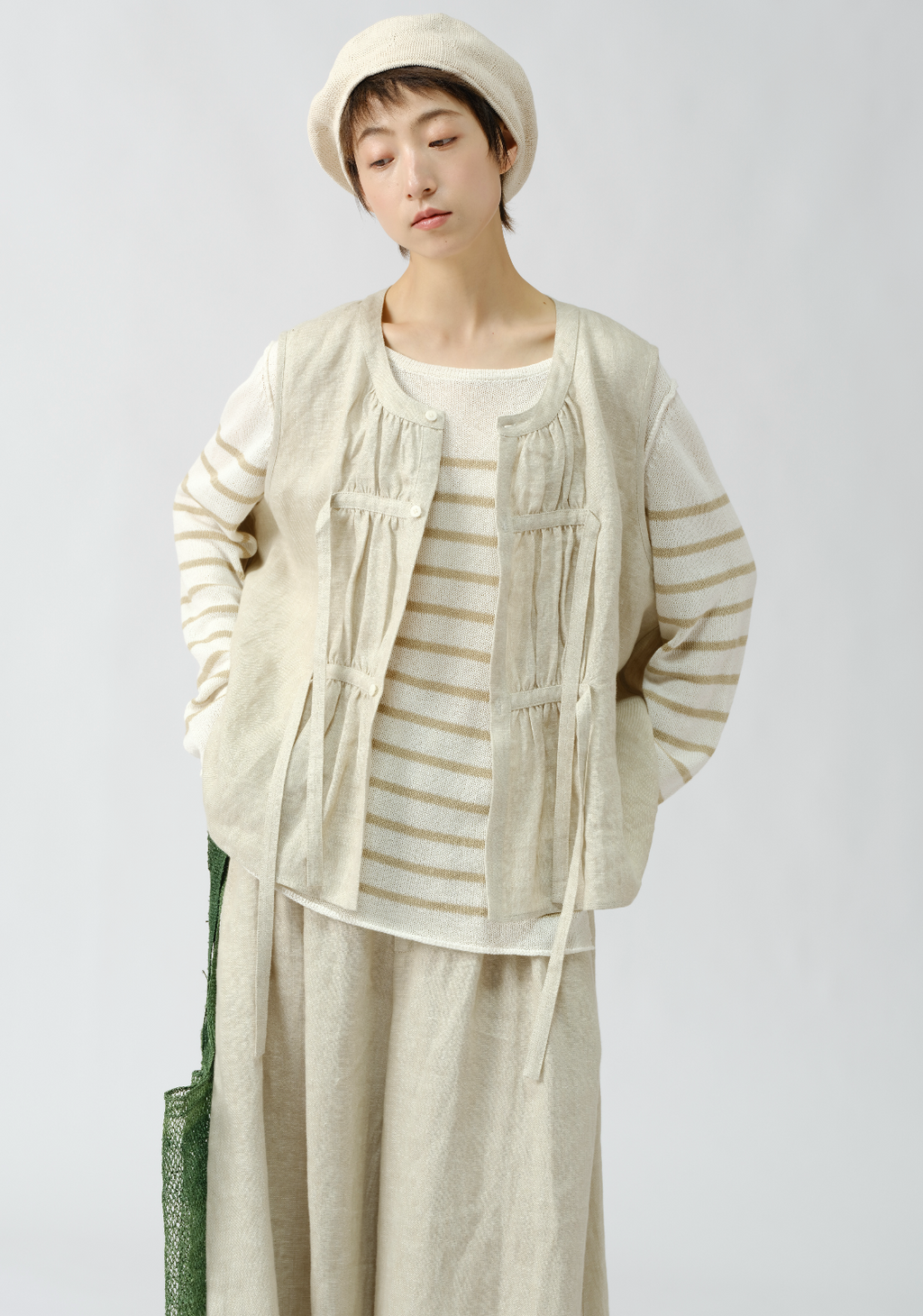 ドレープ付き綿麻ベスト