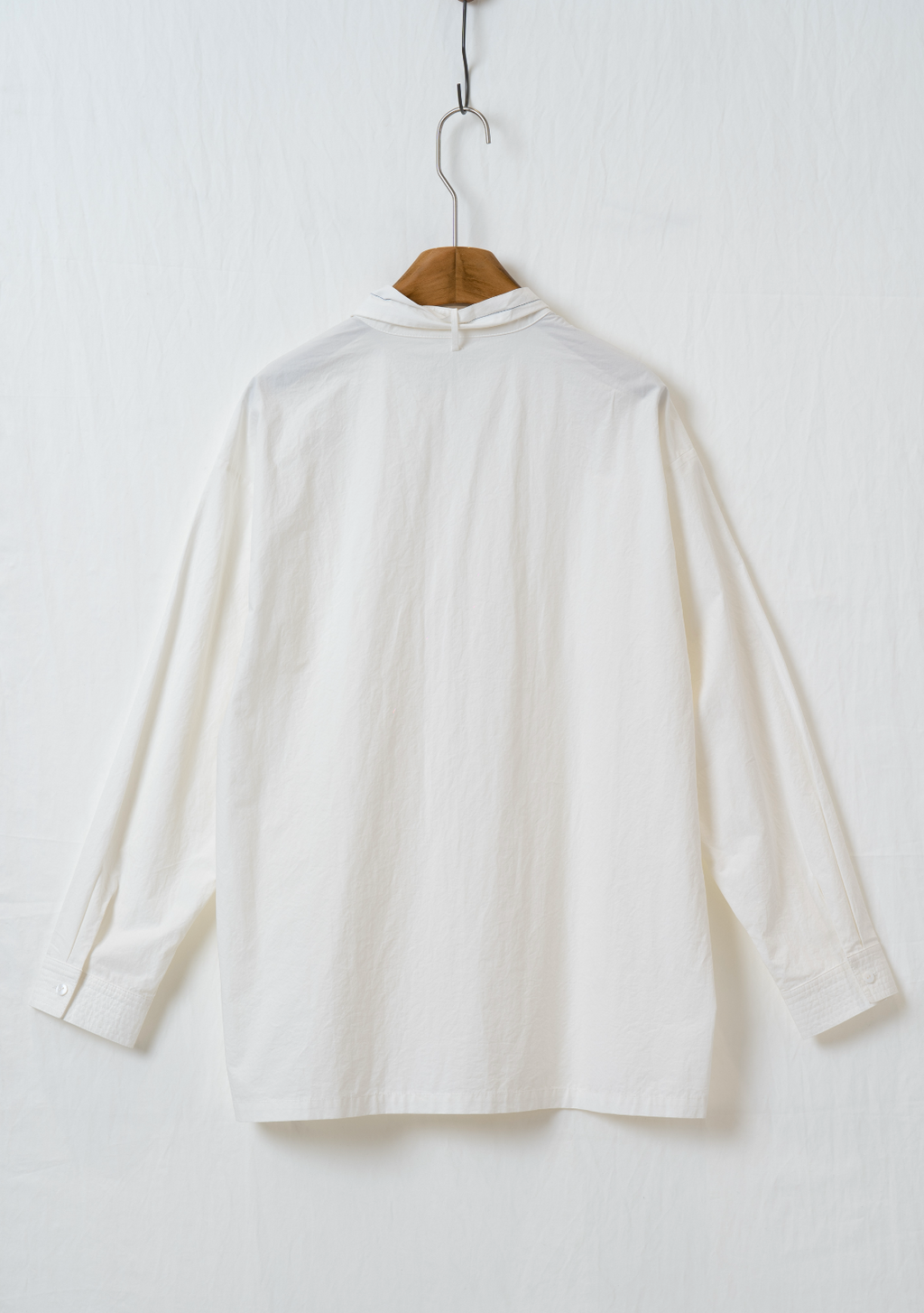 ネックリボン長袖シャツ