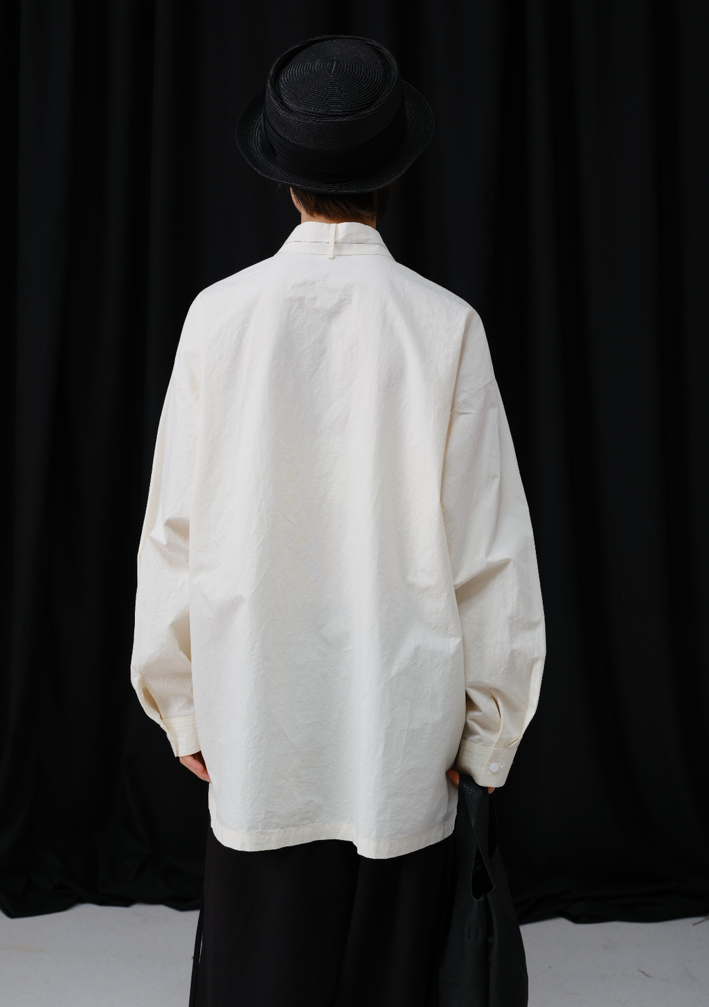 ネックリボン長袖シャツ