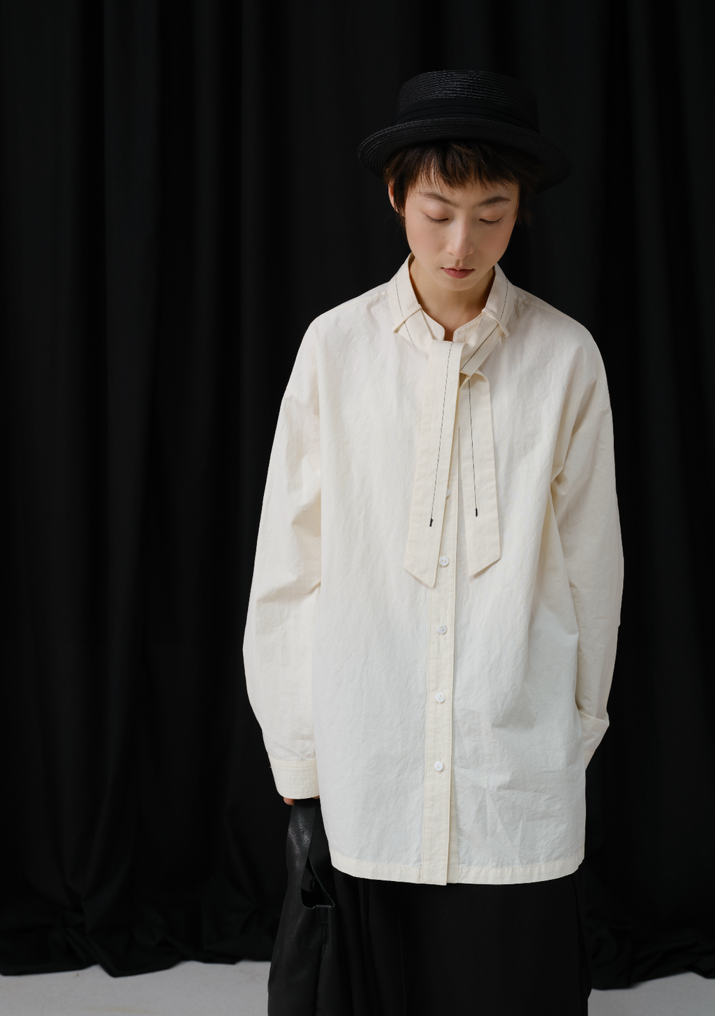 ネックリボン長袖シャツ