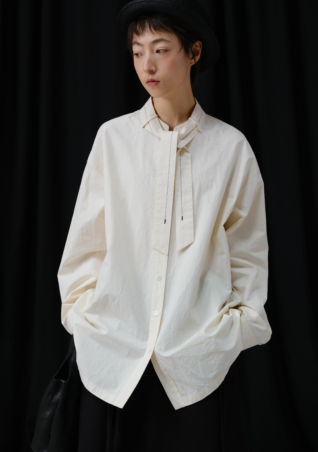 ネックリボン長袖シャツ