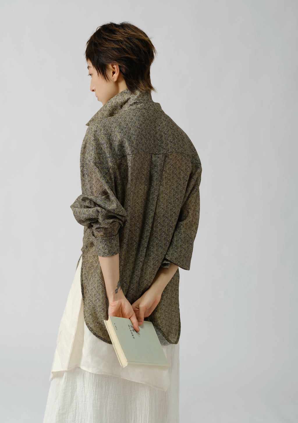 プリント長袖シャツ