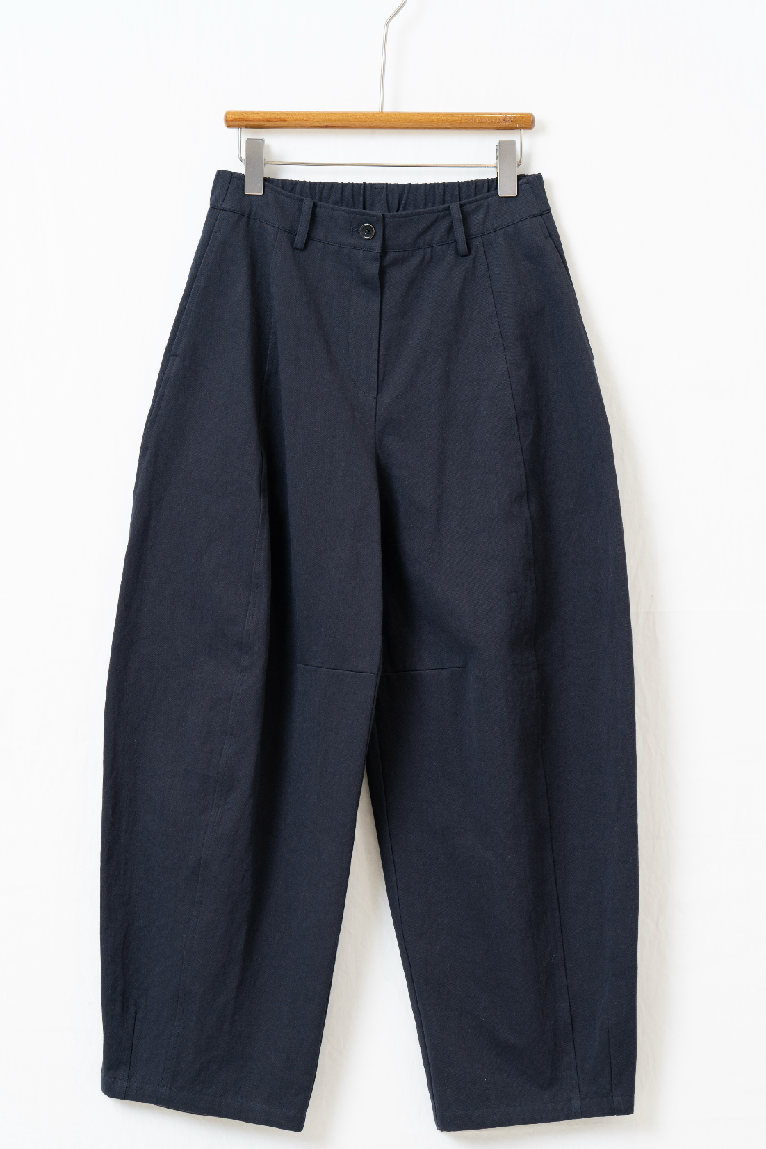 ルーズシルエットサーベルパンツ