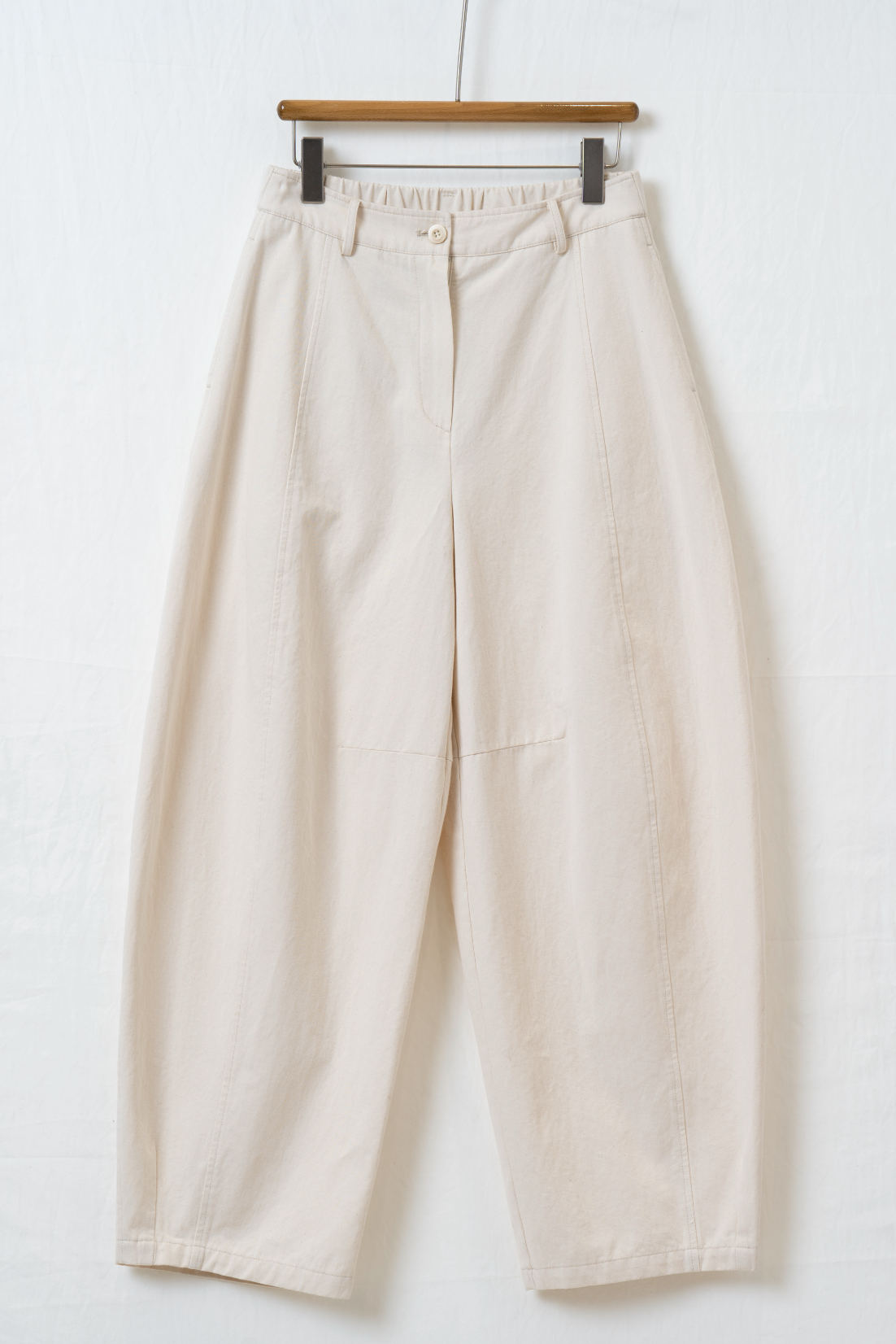 ルーズシルエットサーベルパンツ