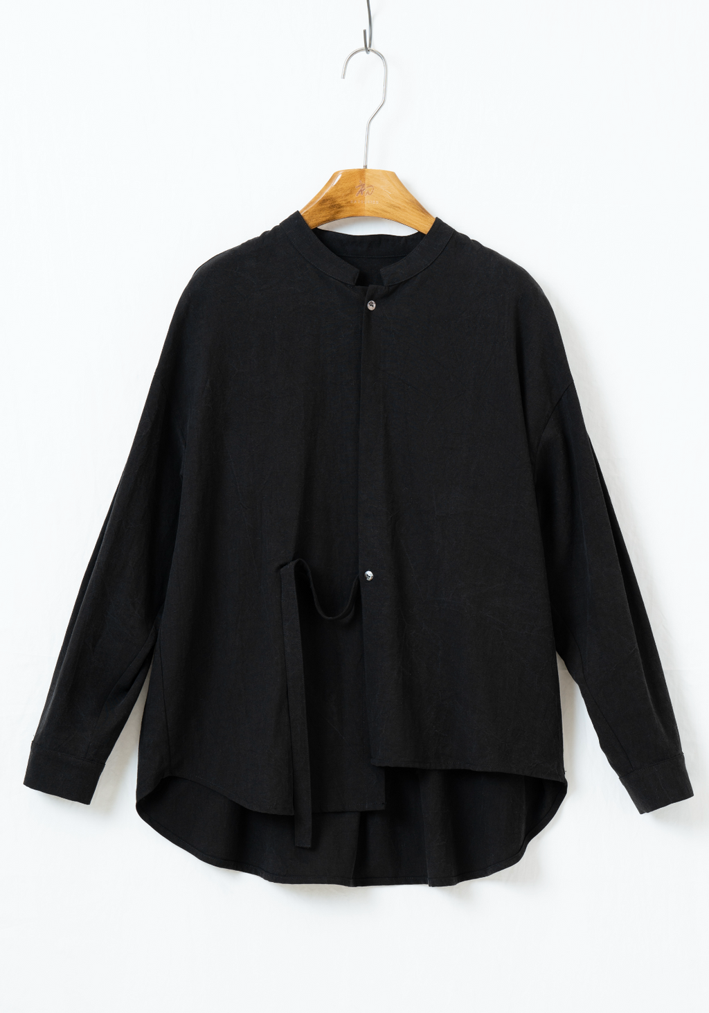 紐付き比翼仕立て長袖シャツ