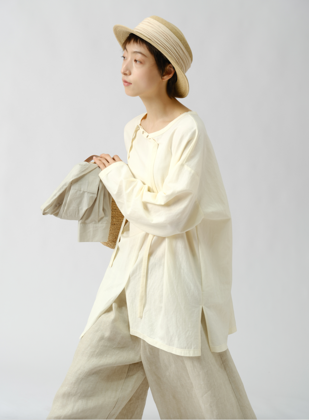 アシンメトリードレープ長袖Tシャツ