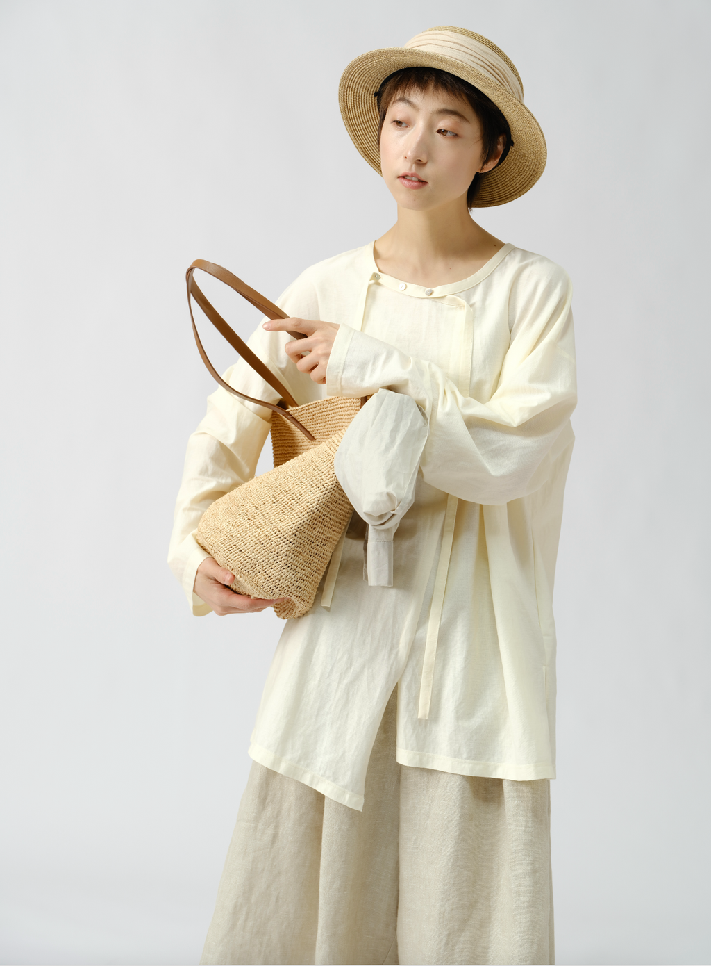 アシンメトリードレープ長袖Tシャツ