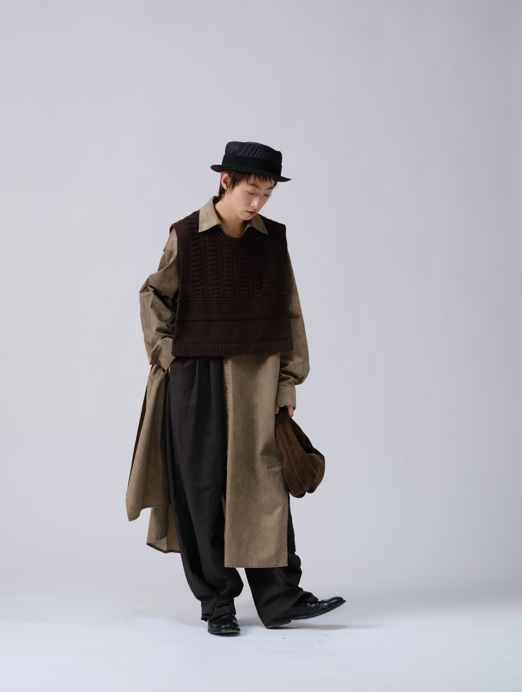 ミニマルストレートワイドパンツ