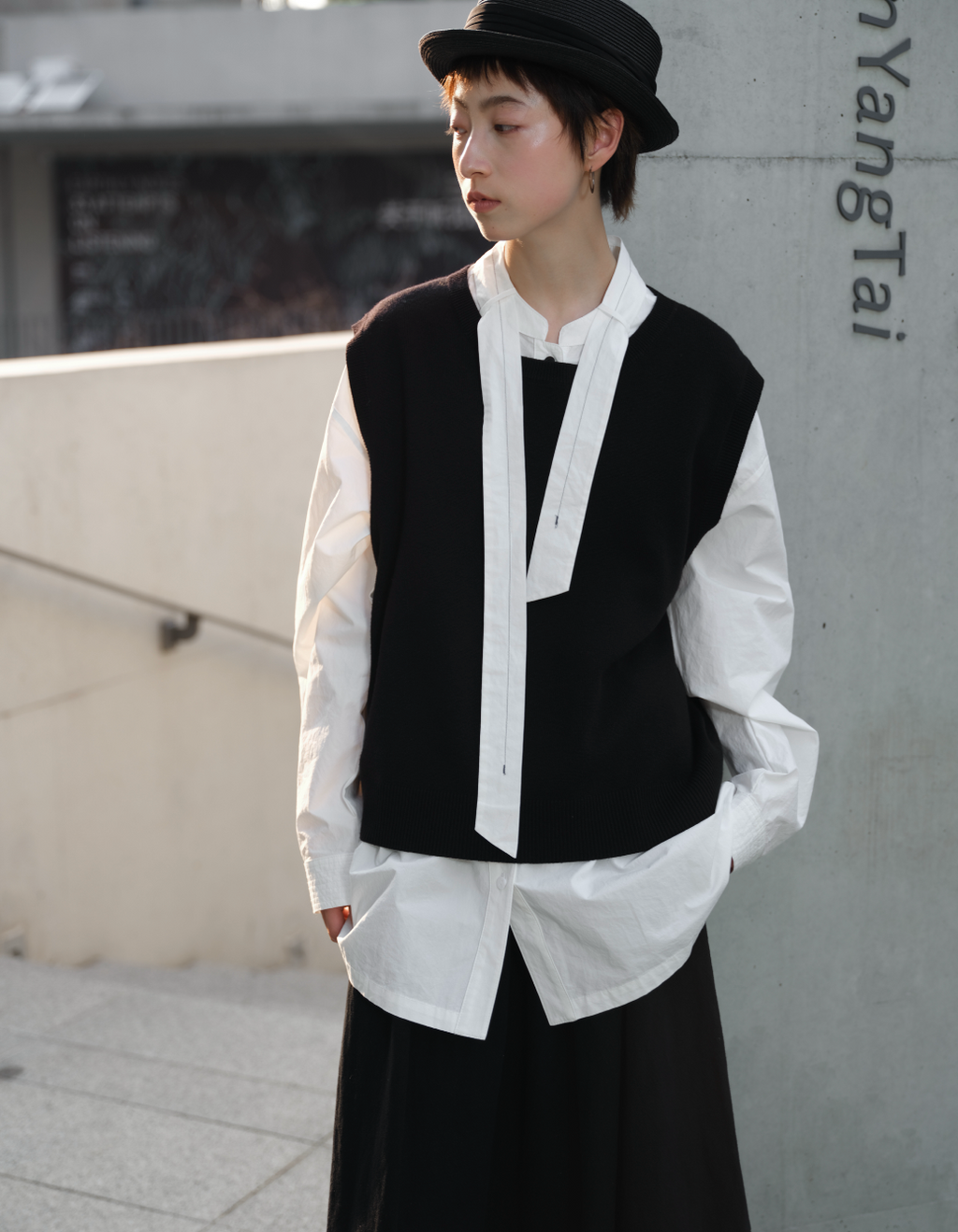 ネックリボン長袖シャツ