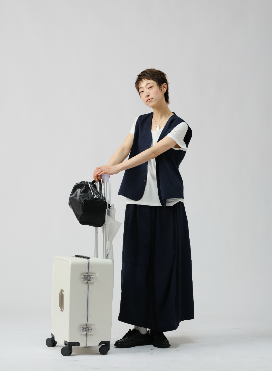 UネックTシャツ