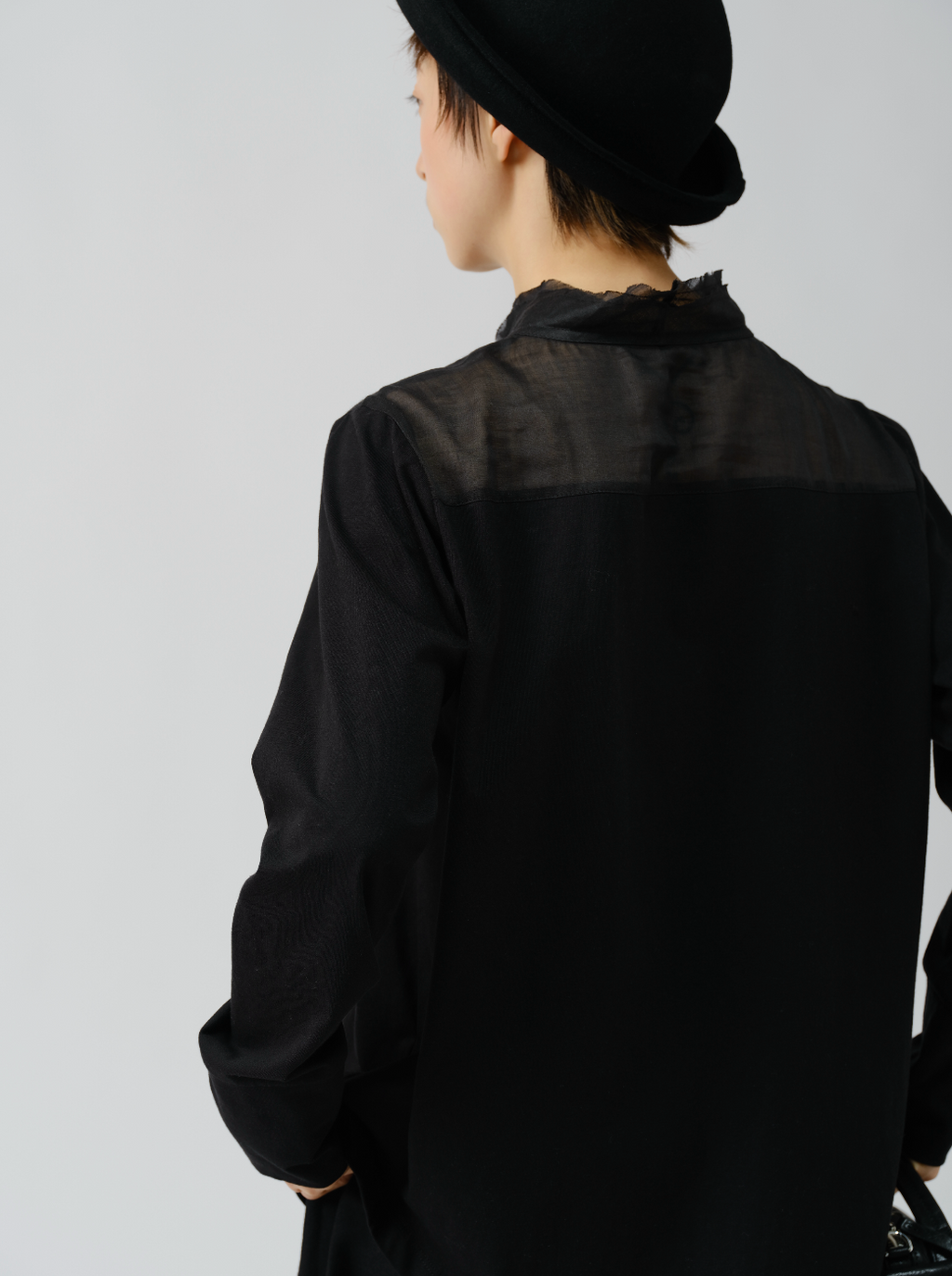 プルオーバーブラウス