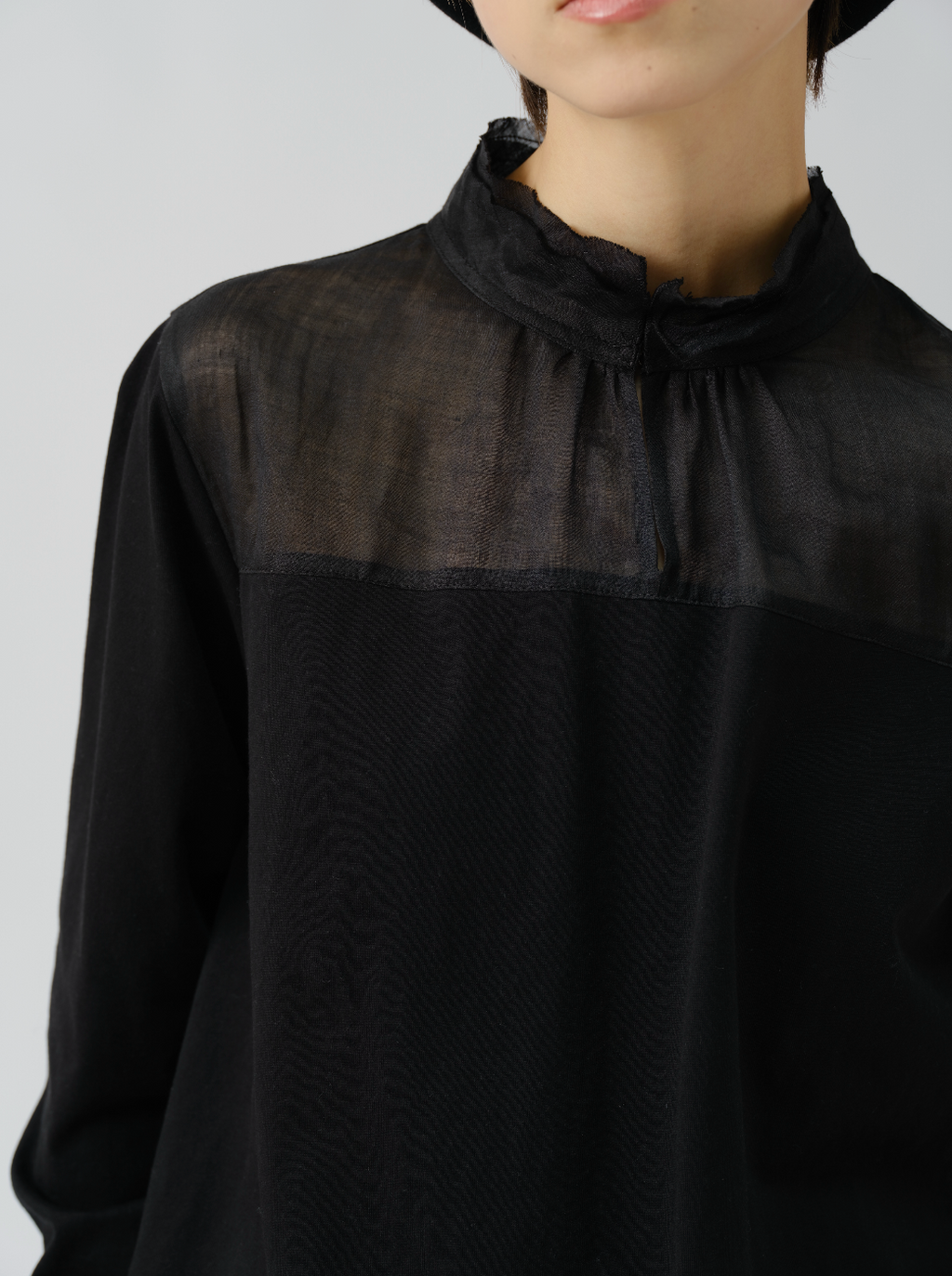 プルオーバーブラウス