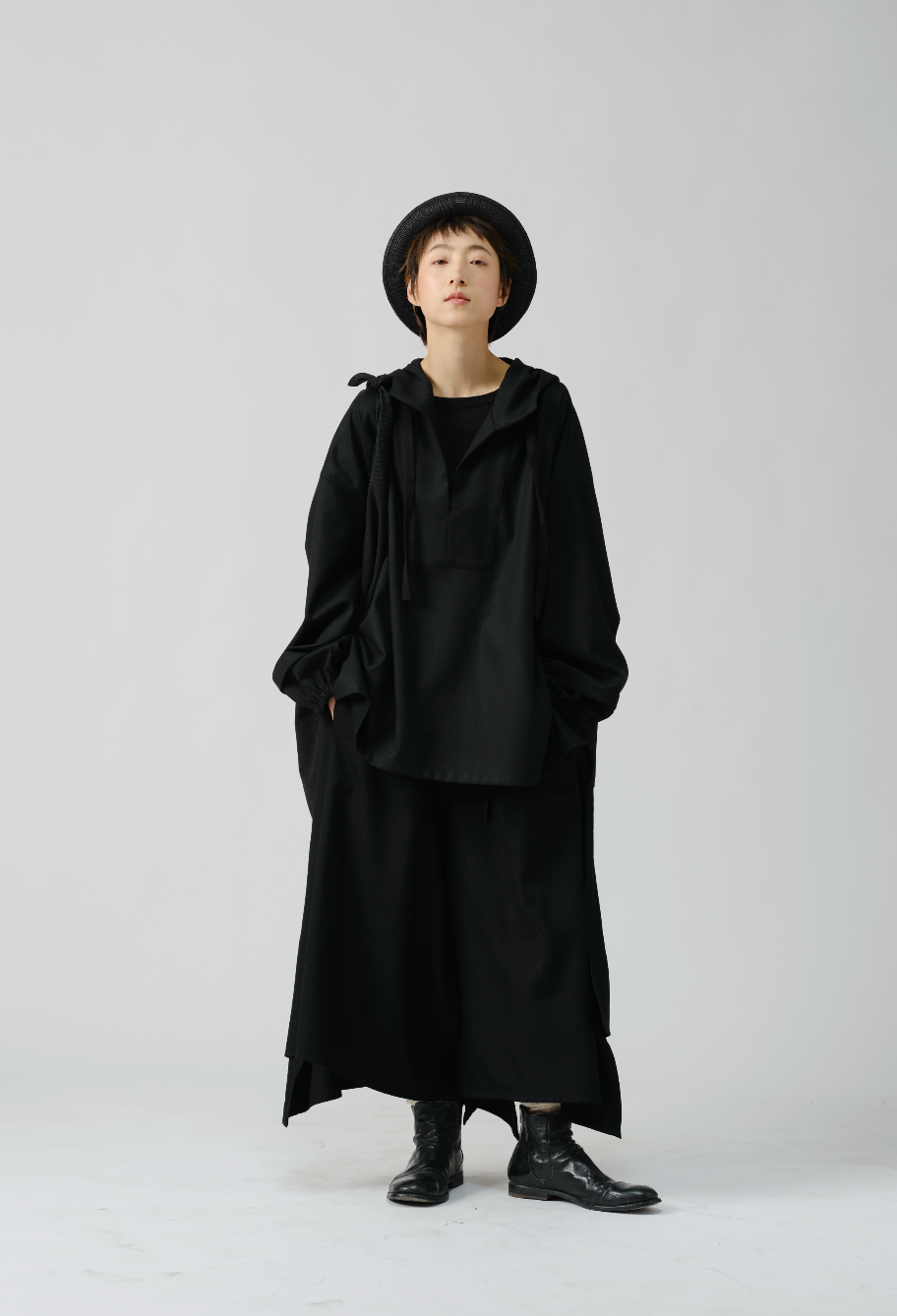 ミニマルオーストラリアウールフーディー