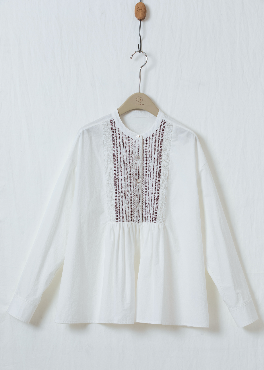 ルーズ刺繍シャツ