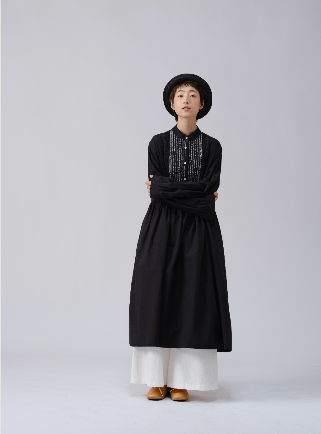 ルーズシルエット刺繍ワンピース