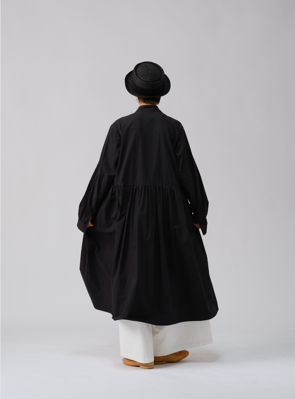 ルーズシルエット刺繍ワンピース