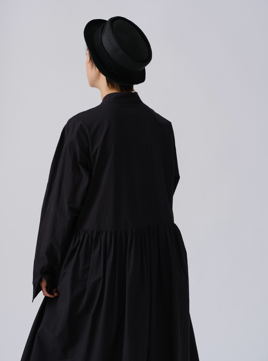 ルーズシルエット刺繍ワンピース