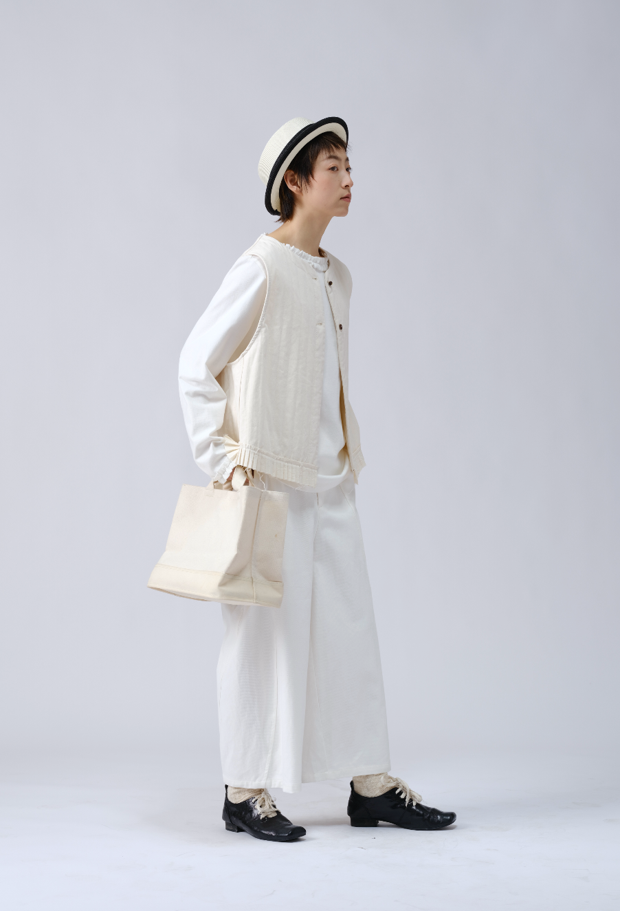 裾プリーツ切替クルーネックベスト