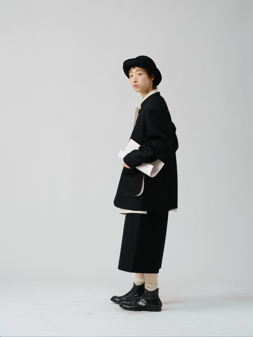 ウールカジュアルクロップドパンツ