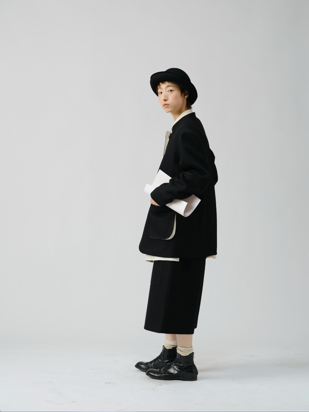 ウールカジュアルクロップドパンツ