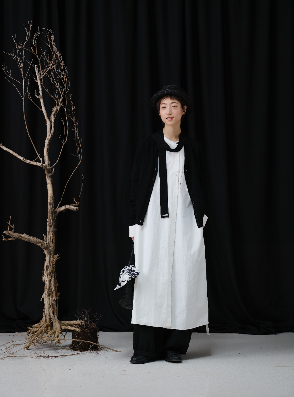 Vネックニットカーディガン