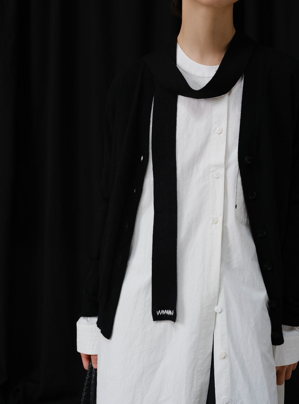 Vネックニットカーディガン