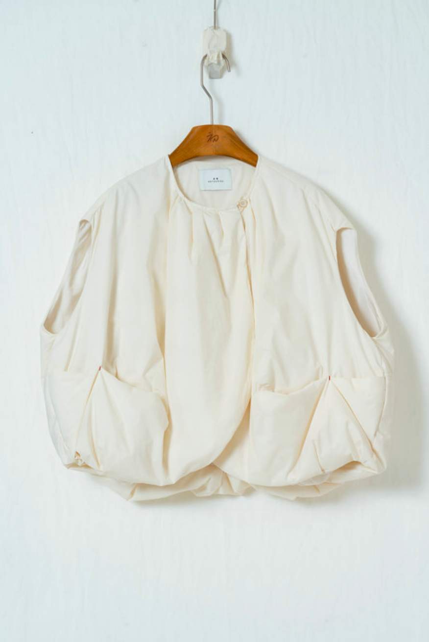 シュークリームダウンベスト