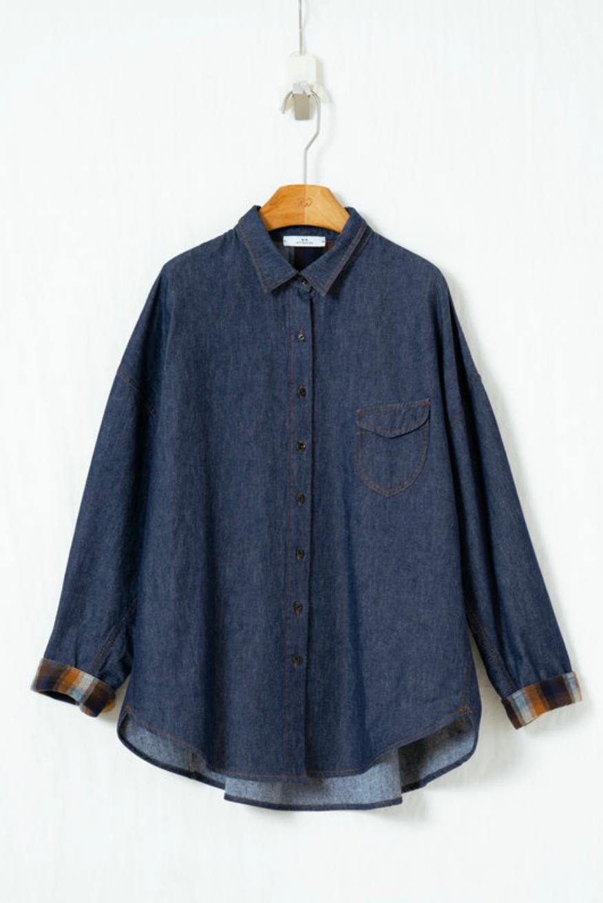 カジュアルデニムシャツ