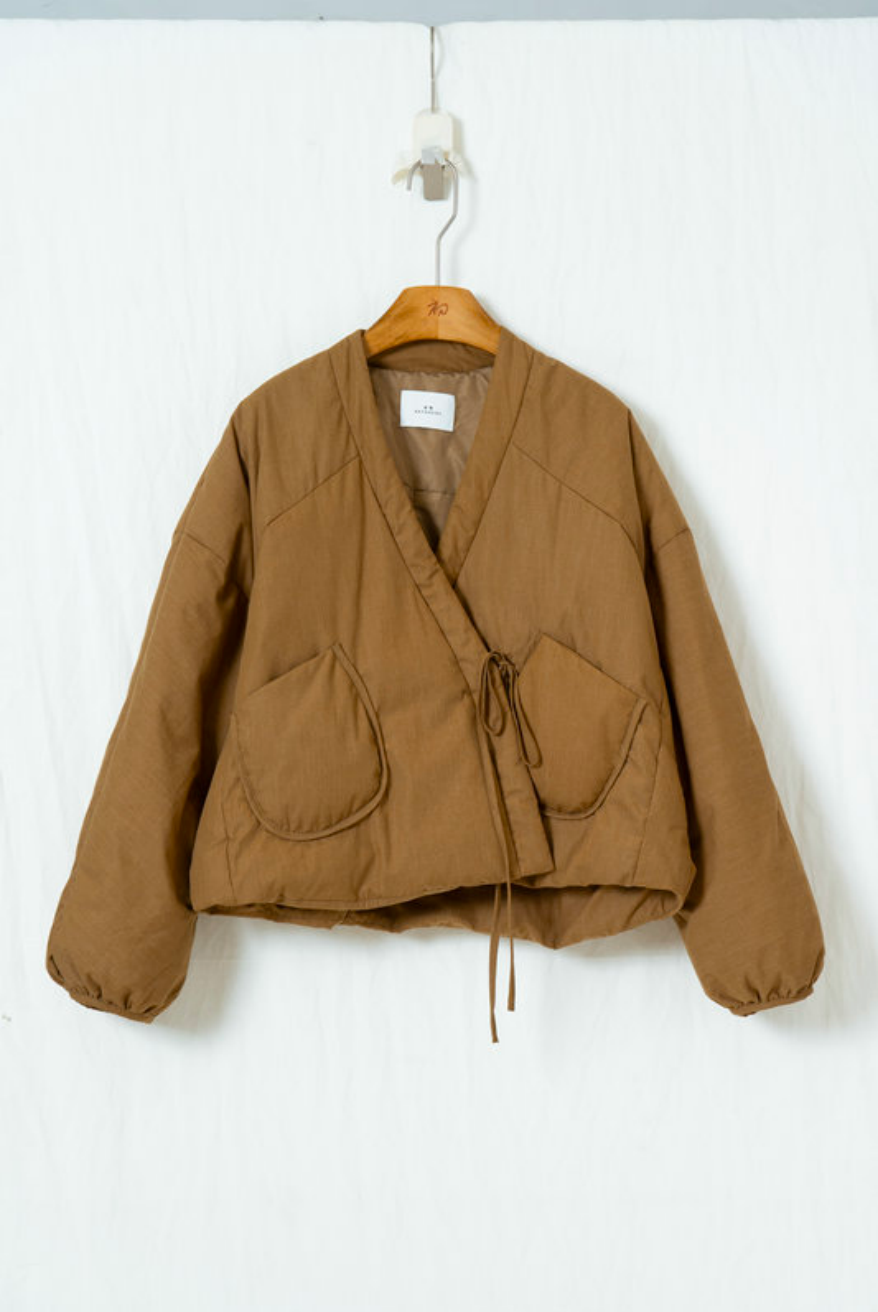 Vネックショート中綿ジャケット